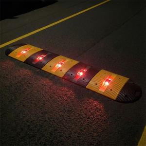 ทางลาดสายเคเบิล PVC ขนาด 3.5 เมตร พร้อมไฟกระพริบและฝาครอบ - Product Image 2
