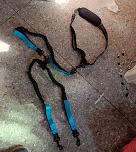 Correa de perro Untagle doble desenredada de estiramiento manos libres Premium multifuncional 360 para 2 perros con asas acolchadas - Product Image 2