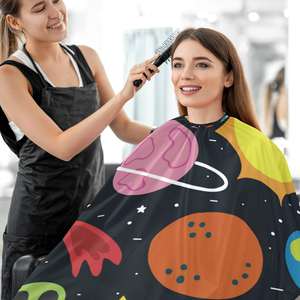 Meilleures capes de cou élastiques confortables Logo personnalisable Matériau en soie imperméable Barber Halloween Barber Capes - Product Image 3