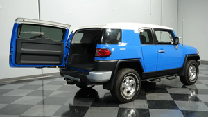 Toyota FJ Cruiser Clásico 2008, Todoterreno Robusto, Automático, Tracción en las Cuatro Ruedas, Dos Puertas, Bajo Kilometraje, Exterior Azul - Product Image 4