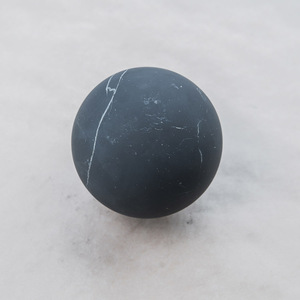 Esfera de shungita sin pulir de 2 pulgadas (50 mm) - Product Image 1