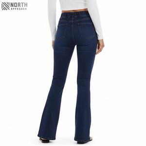 Precio al por mayor Últimos pantalones vaqueros de pierna acampanada personalizados Breahtbale Moda de mujer Nuevo diseño de pantalones vaqueros blancos 2025 Oem - Product Image 2