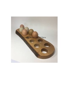 Estantes de madera para huevos bellamente hechos a mano con una construcción robusta ideal para aquellos que buscan agregar encanto a la decoración de su cocina - Product Image 6