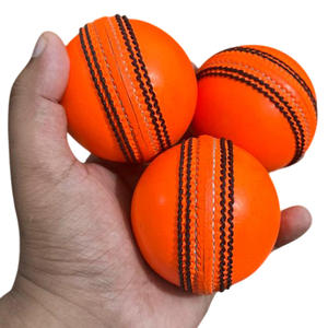 ลูกคริกเก็ตเย็บมือคุณภาพพรีเมียม หนังแท้ สำหรับเครื่องยิงลูกคริกเก็ต  โลโก้สั่งทำได้ ขายส่ง ยี่ห้อ Salstar Sports - Product Image 4