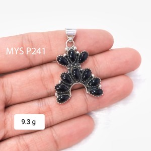Diseño único Natural Black Onyx 925 Sterling Silver Gemstone Colgante de plata hecho a mano Joyería Venta al por mayor Precio de fábrica - Product Image 1