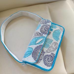 Bolso de mano estilo bohemio Banjara con flecos de gamuza y cuentas - Product Image 3