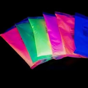 Exportateur professionnel de poudre de couleur au néon avec des couleurs vives, sans poussière et durables - Product Image 1