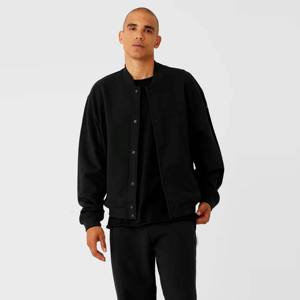 Veste universitaire à la mode pour hommes avec corps en laine et manches en cuir, veste Letterman rétro élégante pour streetwear et tenue décontractée - Product Image 3