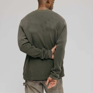 Sweat-shirt à col rond élégant pour homme-Parfait pour les tenues décontractées et le confort de tous les jours-Tissu et coupe de haute qualité - Product Image 2