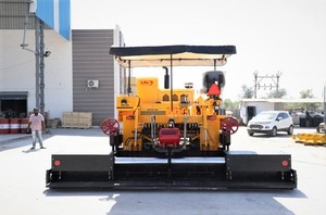 Finiisseur d'asphalte LAL'S LSP-550 HES 103 kW de puissance, épaisseur maximale de 260 mm, entretien facile - Product Image 3