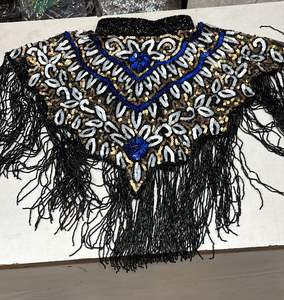 Cape perlée sur mesure, fabriquée à la main, pour les mariages et les tenues de soirée, adaptée aux clients de boutiques et aux revendeurs de vêtements - Product Image 4