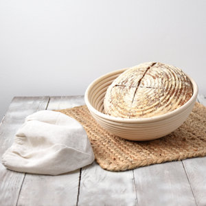 Cesta de ratán tipo banneton para levantar y fermentar masa de pan, con forro, herramientas para hornear y repostería. - Product Image 5