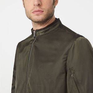 Veste en satin pour hommes de baseball brodée sur mesure pour la saison d'hiver Veste en satin chaude d'hiver de style universitaire pour hommes en bas quantité minimale de commande - Product Image 4