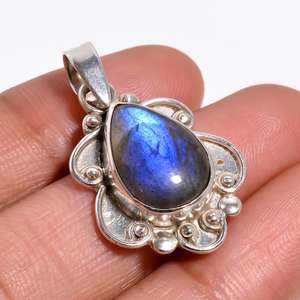 Collier en argent sterling 925 fait à la main avec pendentif en labradorite bleue bijoux de déclaration vintage plaqué or pour les femmes - Product Image 1