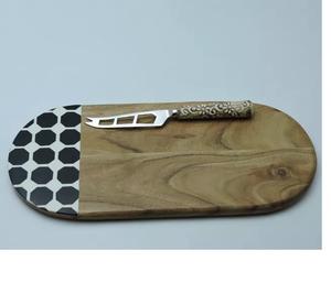 Bandeja de servicio de madera de mango de alta calidad Bandeja de desayuno con acabado natural con diseño único para hotel o fiesta en casa - Product Image 3