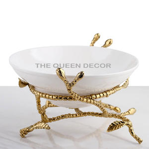 Frutero de metal decorativo de tendencia superior con trabajo de diseño premium adecuado para hogares contemporáneos y clásicos - Product Image 3