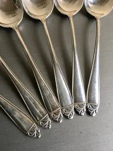 Élégant ensemble de cuillères de designer plaquées or et argent, vaisselle de luxe parfaite pour les fêtes, les mariages et les repas de tous les jours - Product Image 6