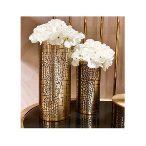 Vase à fleurs en laiton doré fait main, design attrayant, forme ronde, fabriqué en Inde - Product Image 1