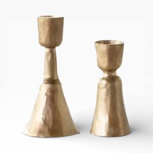 Candelabros de Metal Dorado Hechos a Mano con Textura Martillada para una Decoración Moderna y Lujosa - Product Image 1