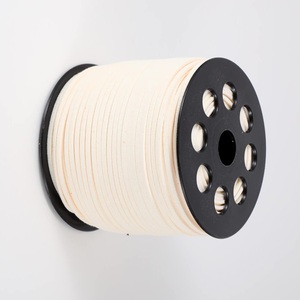 สายหนังนิ่มหนังอินเดีย2.6มม. สายหนังเทียมลูกไม้หนังนิ่มสำหรับทำเครื่องประดับสีงาช้างม้วนได้50หลาขายดี - Product Image 2