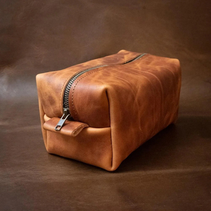 Trousse de Toilette en Cuir Moyenne Vintage avec Fermeture Éclair – Organisateur de Voyage Durable pour Cosmétiques - Product Image 3