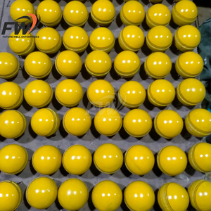 Pelotas de Cricket de Cuero Genuino de Alta Calidad con Logotipo Personalizado, Color Sólido, Tamaño Personalizado, Entrenamiento Profesional, Empaque Personalizado para Equipos - Product Image 4