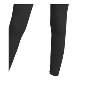 ชุดออกกำลังกาย 2 ชิ้นสำหรับผู้หญิง แบบเปิดหลัง มีฟองน้ำเสริม พร้อมโลโก้ด้านหน้า ไซส์ใหญ่ เสื้อกล้ามโยคะ - Product Image 4