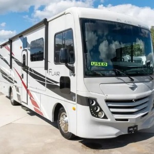 Fournisseur de camping-car d'occasion 2024 Fleetwood RV Flair Classe A à moteur essence 32N à vendre - Product Image 1