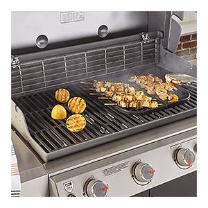 Plancha de Hierro Fundido Multifuncional Weber 8858 (36.3x35.8cm) Negra para Asar y Cocinar - Product Image 1