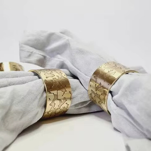 Anneaux de serviette en laiton de forme ronde finition or antique qualité supérieure pour la décoration de salle à manger de table à la maison et de mariage - Product Image 1