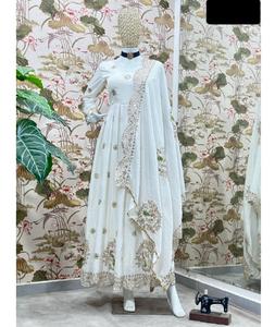 Vêtements ethniques indiens lourds Anarkali robes avec Micro merde Pent et Chinon soie broderie et séquence travail Dupatta ensemble pour les femmes - Product Image 1