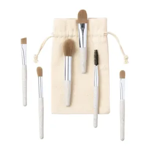Set de Brochas de Maquillaje Ecológicas para Viaje, Prácticas para Aplicación en Movimiento - Product Image 3