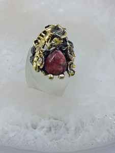 แหวนพลอยรูปแมงป่อง |   งานแฮนด์เมด เงินแท้ 925 ชุบโรเดียมสีดำ และชุบทอง 10K ประดับทับทิม สไตล์ดั้งเดิม สำหรับทุกเพศ ผลิตที่อิสตันบูล - Product Image 2
