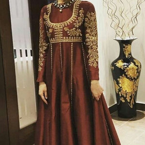 ชุดเดรสยาวลากพื้น & มีสไตล์ใหม่ทำจากผ้าไหมประดับลูกปัดแก้วคริสตัล,DABKA สำหรับสวมใส่ในงานปาร์ตี้ @ 2022 - Product Image 1