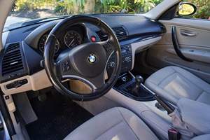 BMW 128i Coupé 2009 d'occasion en bon état, boîte manuelle 6 vitesses, bleu métallisé, provenance sud-est du pays, sans réserve - Product Image 4