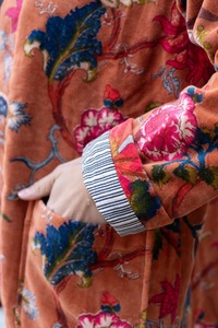 Manufacturer and Wholesale Velvet Kimono Cotton Kimono Robe Jacket <b>Short</b> Party Coat <b>Cardigan</b> <b>Short</b> Kimono Jacket Bird Print - Product Image 4