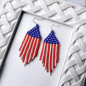 Boucles d'oreilles en perles de festival avec logo personnalisé, boucles d'oreilles brodées en perles patriotiques avec motif étoile - Product Image 4