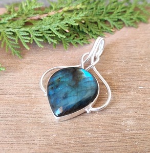 Boho Style 925 Sterling Silver Labradorite Gemstone Pendentif Bijoux À La Main En Argent Pendentif Bijoux Pour Femmes Cadeau De Mariage Pour - Product Image 4