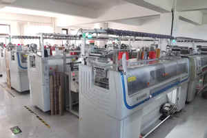 Suéteres personalizados de lana merino y Cachemira para niñas con capucha - Product Image 3