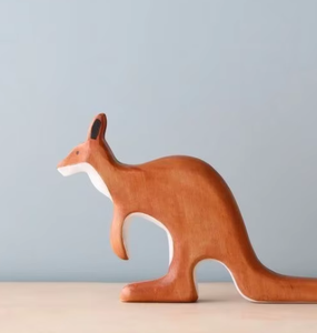 Adorno de madera de pino inspirado en la vendimia hecho a mano con amor-Talla de animales de madera personalizada para un toque único - Product Image 5