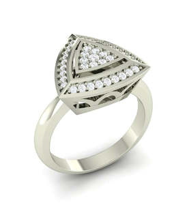 Bague en or 14 carats avec diamant naturel au design trillion géométrique moderne avec diamants ronds pavés dans un cadre triangulaire superposé - Product Image 4