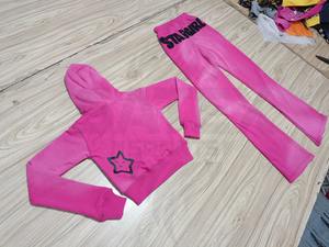 Ensemble survêtement personnalisé en molleton de coton French Terry, effet délavé à l'acide, respirant, avec sweat à capuche zippé et pantalon de jogging, logo brodé effet vieilli, coupe courte - Product Image 6