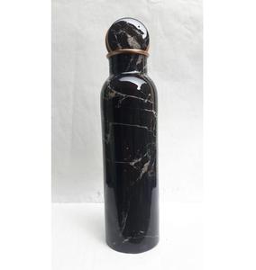 Botella de Agua de Cobre Negro Mate con Tapa y Base de Cobre para una Hidratación Moderna y Premium - Product Image 2