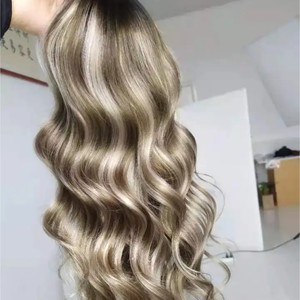Perruque brésilienne Remy ondulée à balayage ombré cheveux humains racines marron moyen à brun <span class=keywords><strong>doré</strong></span> avec <span class=keywords><strong>blond</strong></span> <span class=keywords><strong>foncé</strong></span> et ondulés - Product Image 1