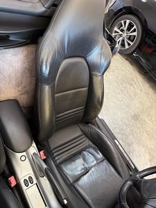 รถ Porsche Boxster S 550 Anniversary Edition ปี 2004 สภาพดีเยี่ยม ราคาสุดคุ้ม พร้อมส่ง - Product Image 4