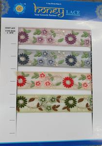 Lujoso ribete de encaje de diseñador para moda de alta gama y ropa nupcial Patrones intrincados Detalles elegantes para ropa Bodas - Product Image 2