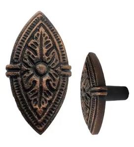 Perillas artesanales de hierro hechas a mano con diseños únicos para agregar un toque personal a los cajones y tocadores de la cocina - Product Image 3