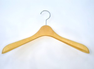 Cintre en résine de riz J425 antidérapant en plastique avec crochet métallique injecté pour présentation de vêtements, prix de gros, fabriqué au Vietnam - Product Image 2