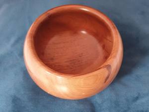 Bol en bois de poire fabriqué à la main petit bol cadeau en bois tourné décor en bois artisanat artisanal - Product Image 3