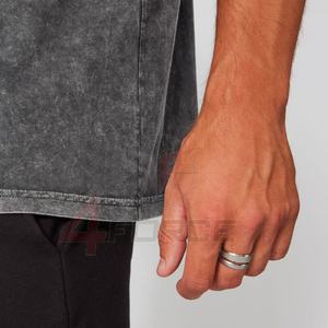 T-shirt personnalisé en coton organique 100% épais pour hommes, de grande taille, avec logo en relief délavé à l'acide vintage imprimé, vente en gros - Product Image 5